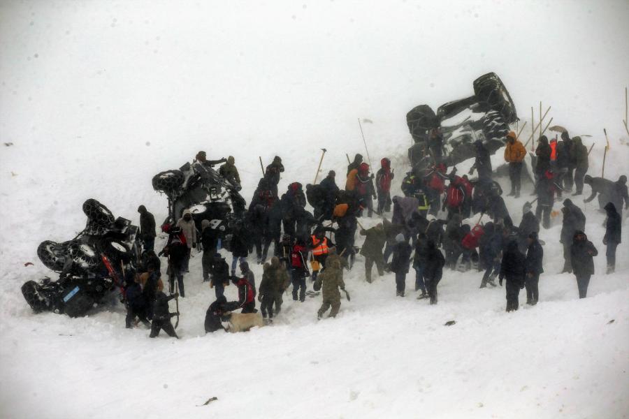 Tragédia: legkevesebb 38 halálos áldozata van két lavinának Törökországban (fotók)