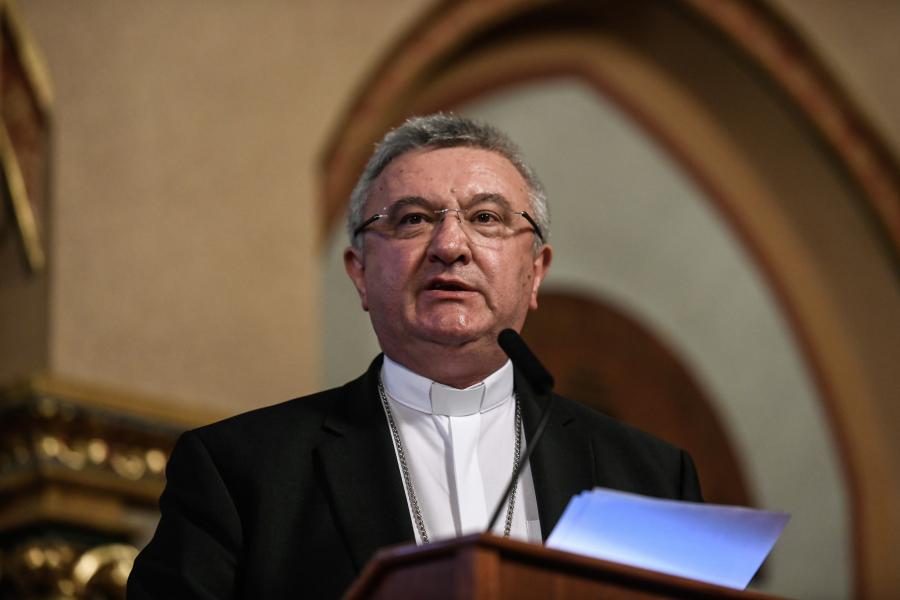 Veres András megyéspüspök szerint teljesen ki kellene iktatni a lombikprogramot