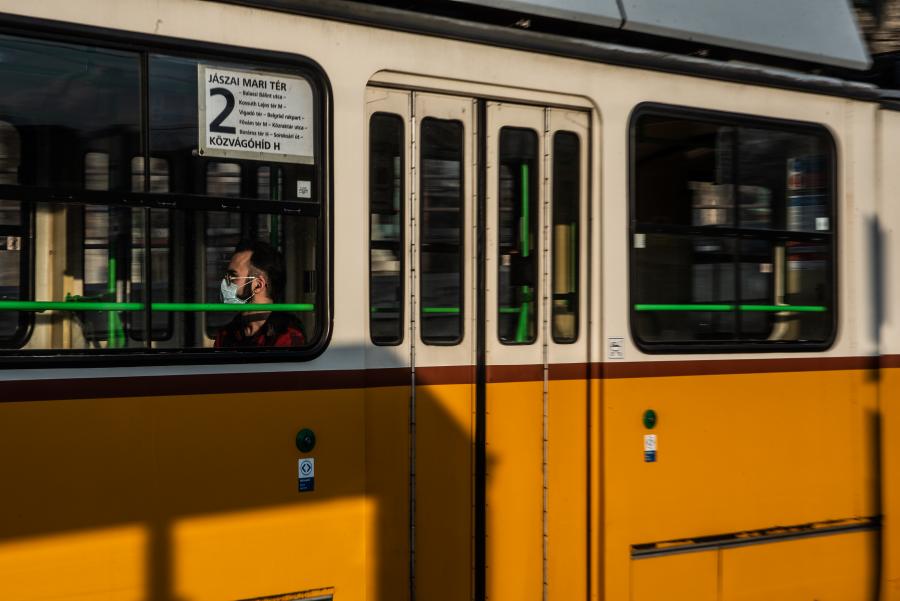 Útlezárások Budapesten: szombattól rövidített úton jár a 2-es villamos