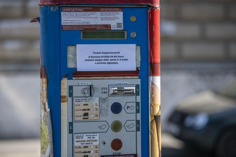 Karácsony sávosan növekvő parkolási díjat tervez a Belvárosban