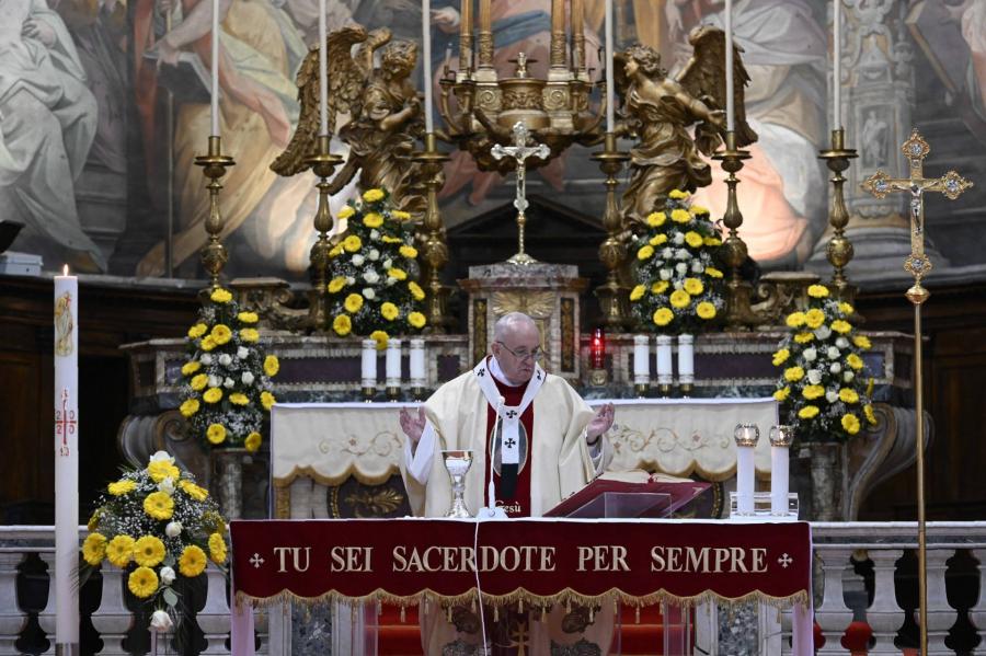 Ferenc pápa szerint a közömbösség, az önzés a járványnál is nagyobb veszélyt jelent