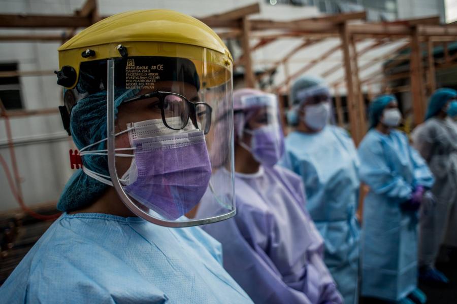 Több mint ezer egészségügyi dolgozó fertőződött meg a Fülöp-szigeteken