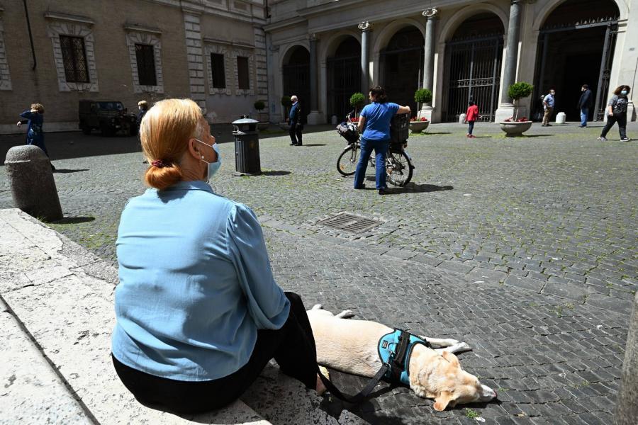 Kétszáz alá csökkent a napi halálozások száma Olaszországban