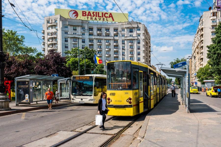 Két villamos ütközött össze Bukarestben - Videó
