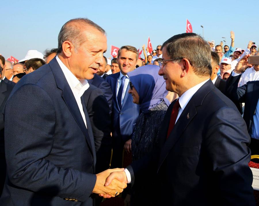 Erdogan előbb biztosokat küldött, majd lelakatoltatta az ellenzékinek tekintett isztambuli egyetemet