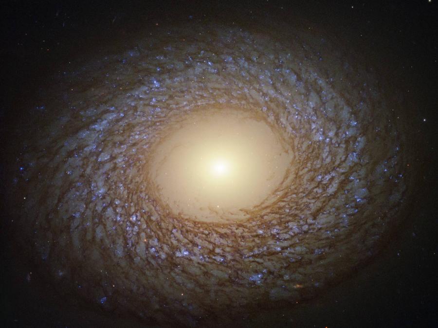 Pelyhes spirálgalaxist fotózott a Hubble