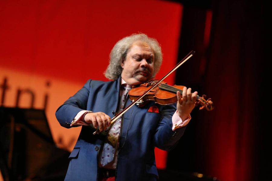 Arany Vonó-díjat kapott Roby Lakatos hegedűművész