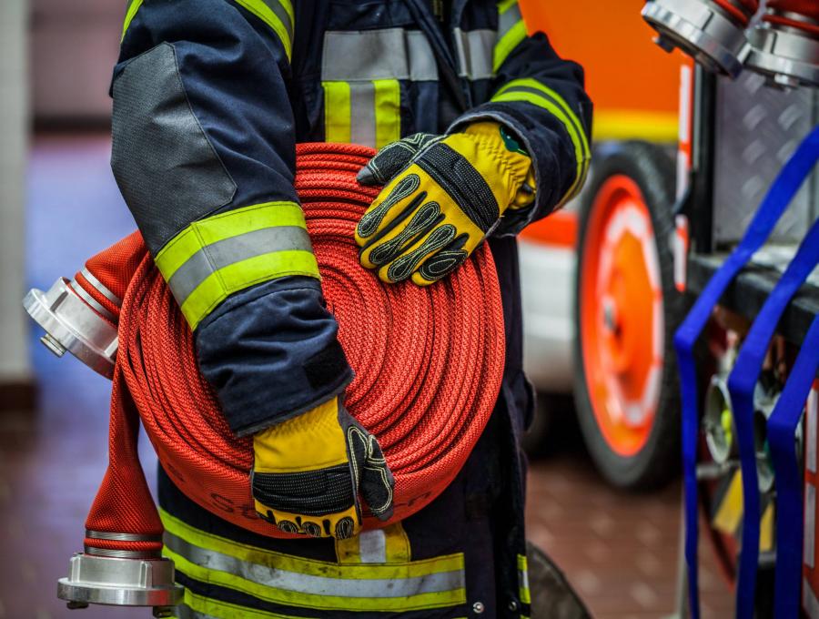 Két gázpalackot hoztak ki a tűzoltók egy lakóháztűzből Balsán