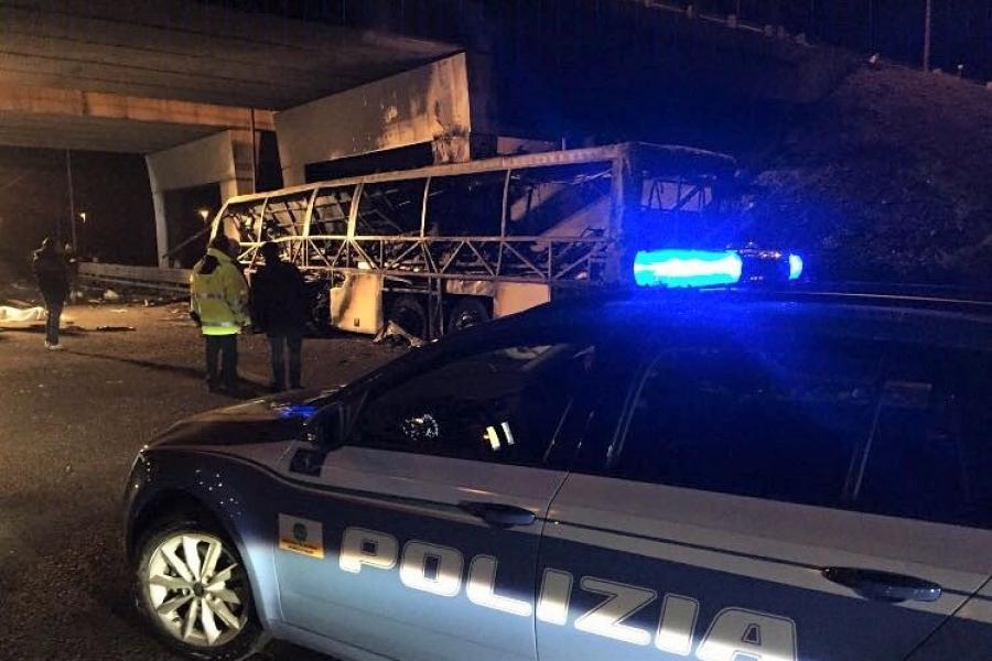 Nem lát bűncselekményt a rendőrség a 17 halálos áldozattal járó veronai buszbaleset ügyében