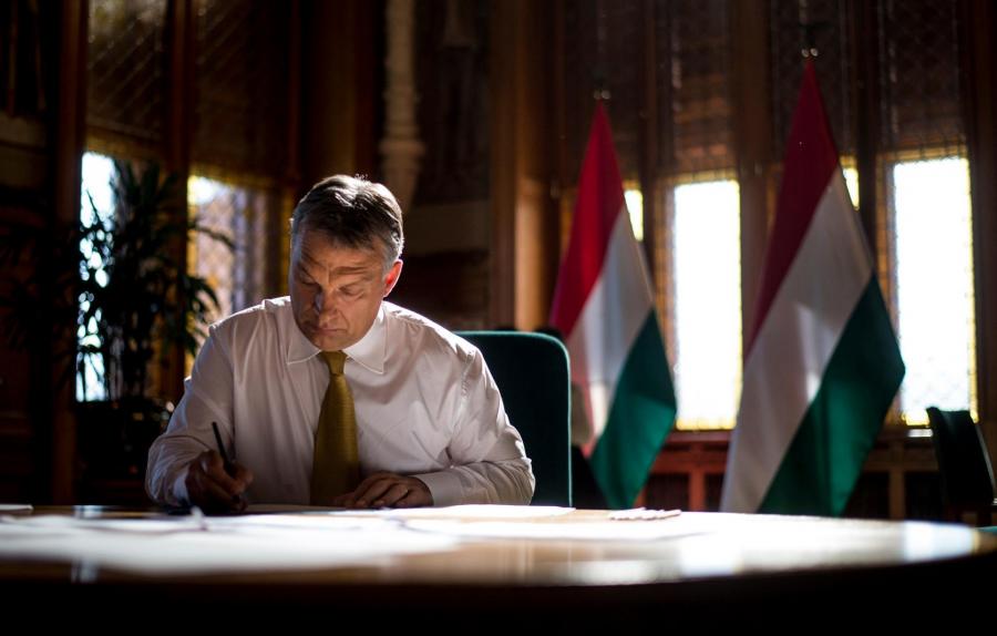Orbán új kancellárt nevezett ki