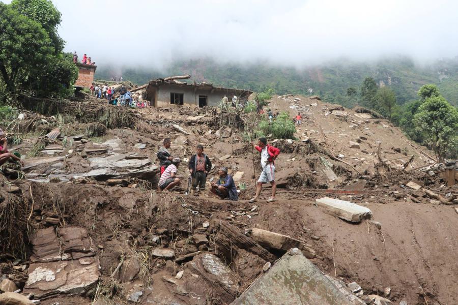 Újabb földcsuszamlások voltak Nepálban, 12 ember meghalt és sokan eltűntek