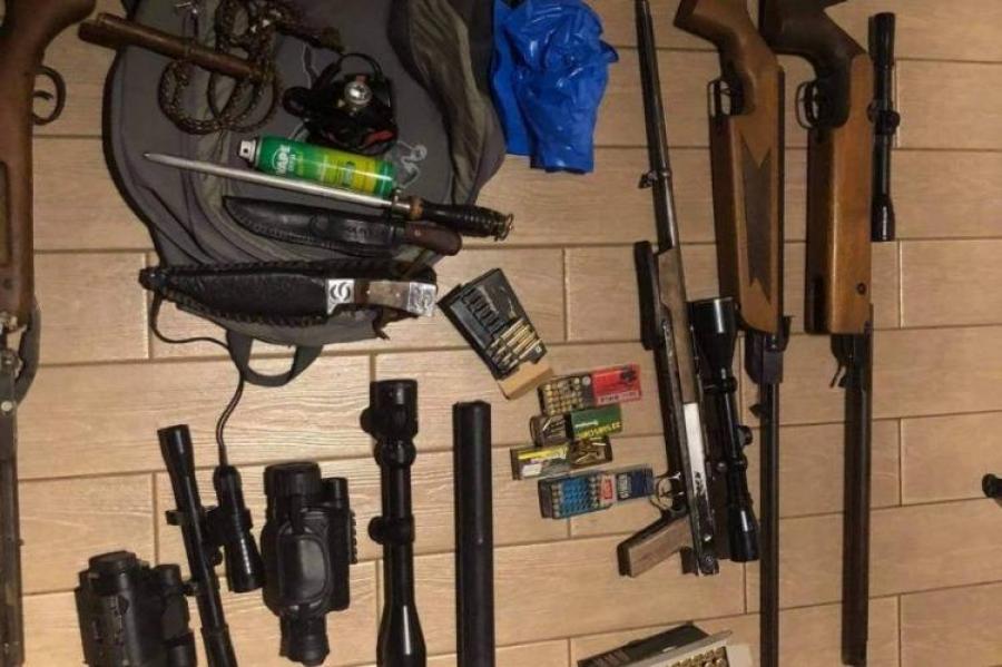 Illegális fegyvereket tartó orvvadászt fogtak a rendőrök Siófokon