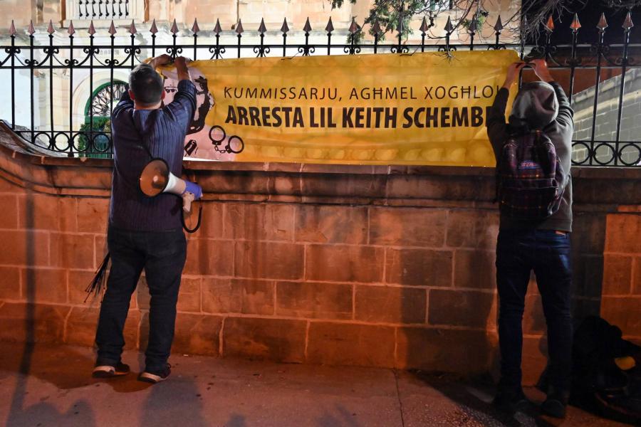Őrizetbe vették a volt máltai kormányfő kabinetfőnökét pénzmosás gyanújával
