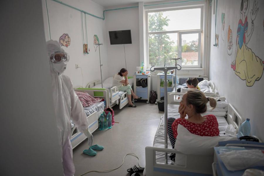 Kétezer felett a napi román fertőzésszám