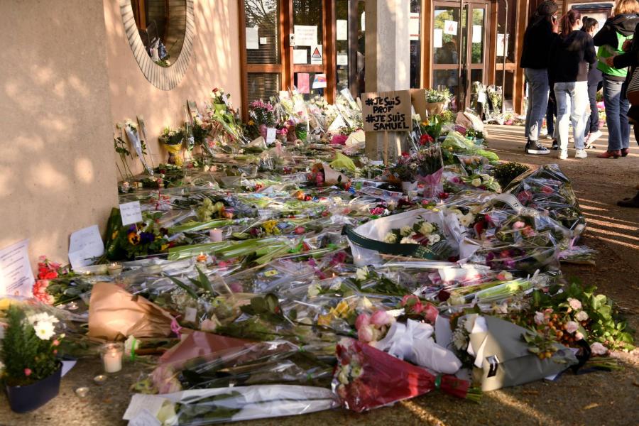 Kemény fellépést ígér a francia miniszterelnök a bestiális tanárgyilkosság után