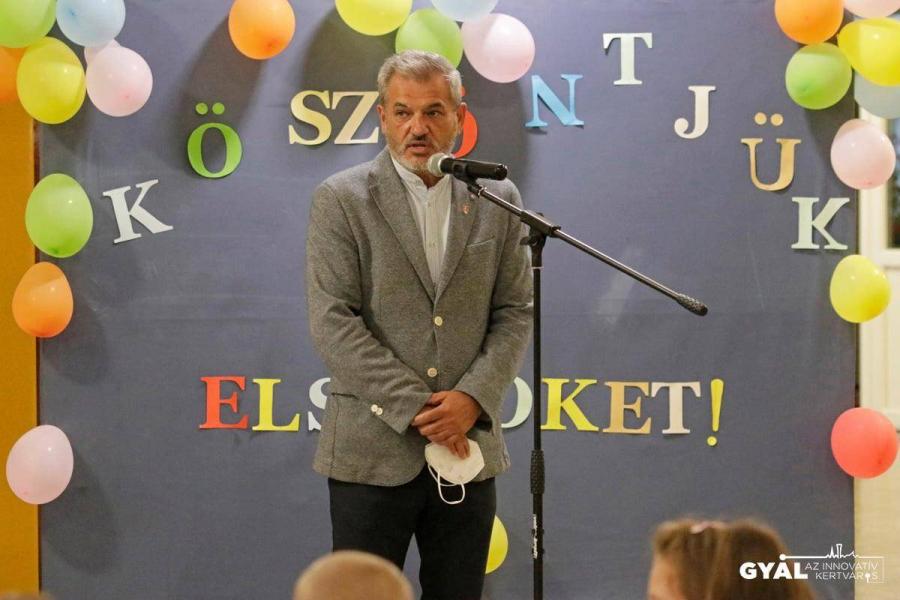Többmilliós jutalmat ad magának Gyál fideszes polgármestere