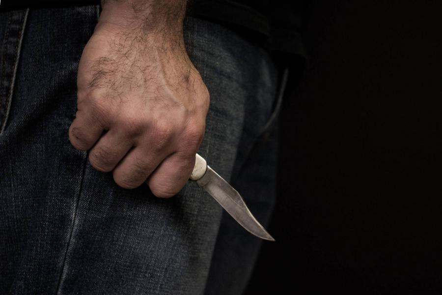 Késsel raboltak ki egy szexshopot Nyíregyházán