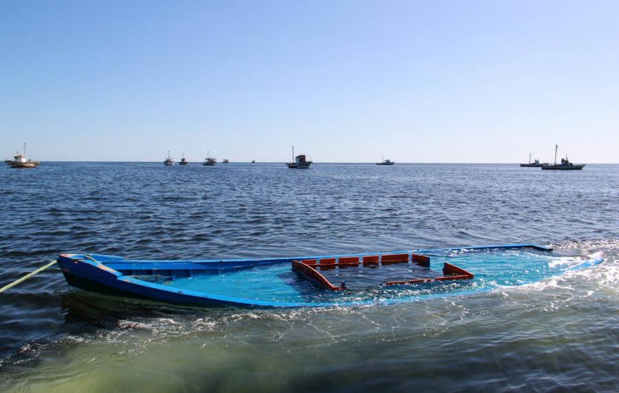 Sokan meghaltak, amikor elsüllyedt egy menekülteket szállító csónak Tunézia partjainál
