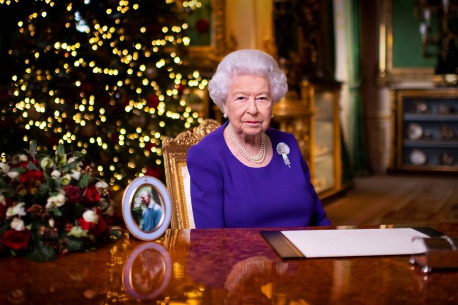 II. Erzsébet királynőt is beoltották koronavírus ellen