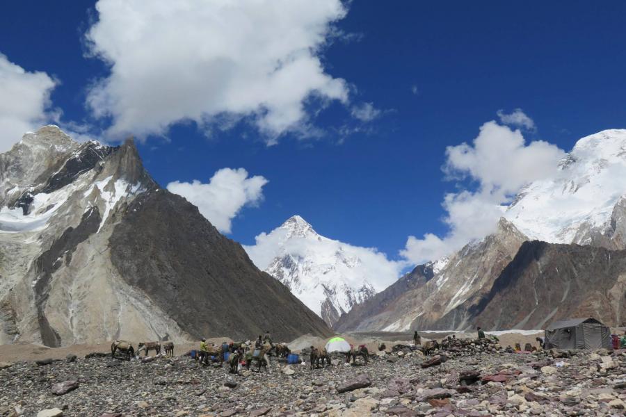 Szörnyethalt egy spanyol extrémalpinista a K2 hegycsúcson
