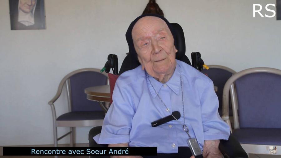 Felépült koronavírus-fertőzéséből egy 116 éves francia apáca