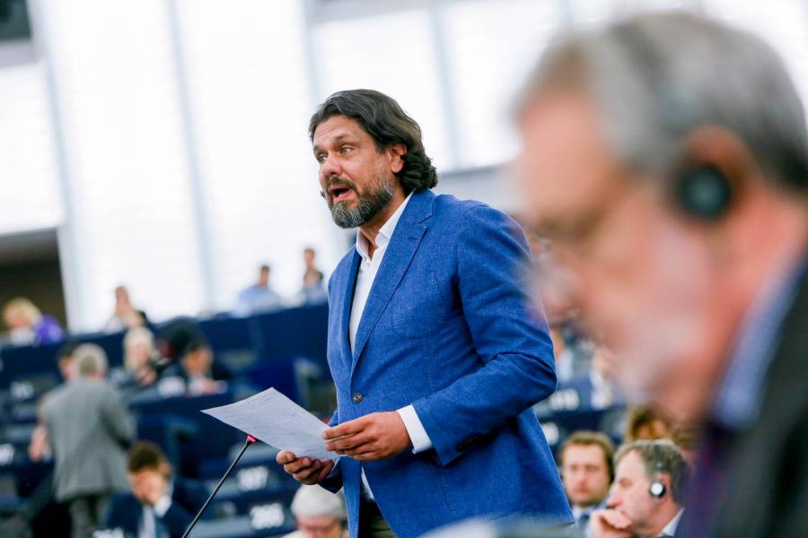 Deutsch Tamás után a többi fideszes EP-képviselő frakciótagságát is felfüggeszthetik