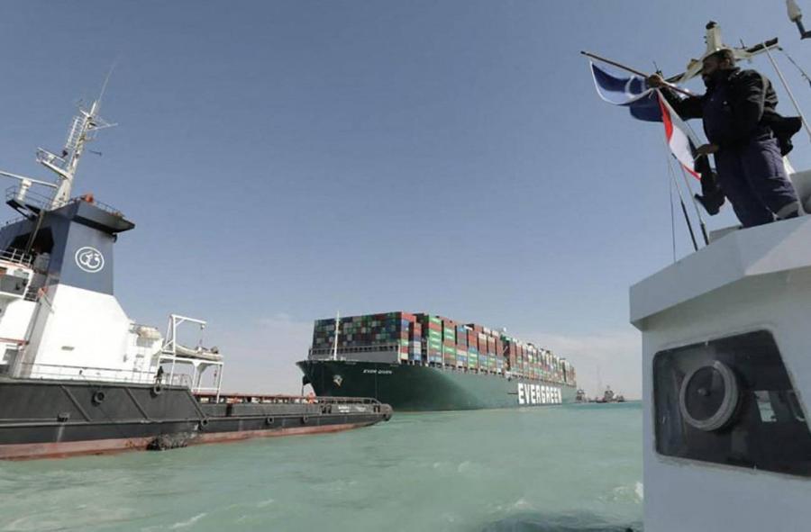 Vége a vízi közlekedési dugónak a Szuezi-csatornában