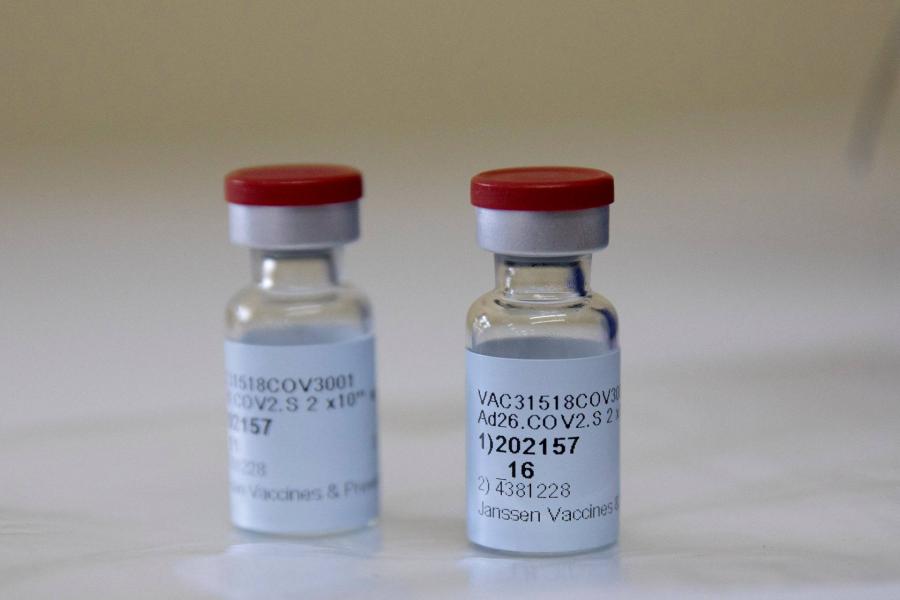 EMA: egyelőre nincs bizonyíték arra, hogy a Johnson & Johnson vakcinája vérrögöt okozna