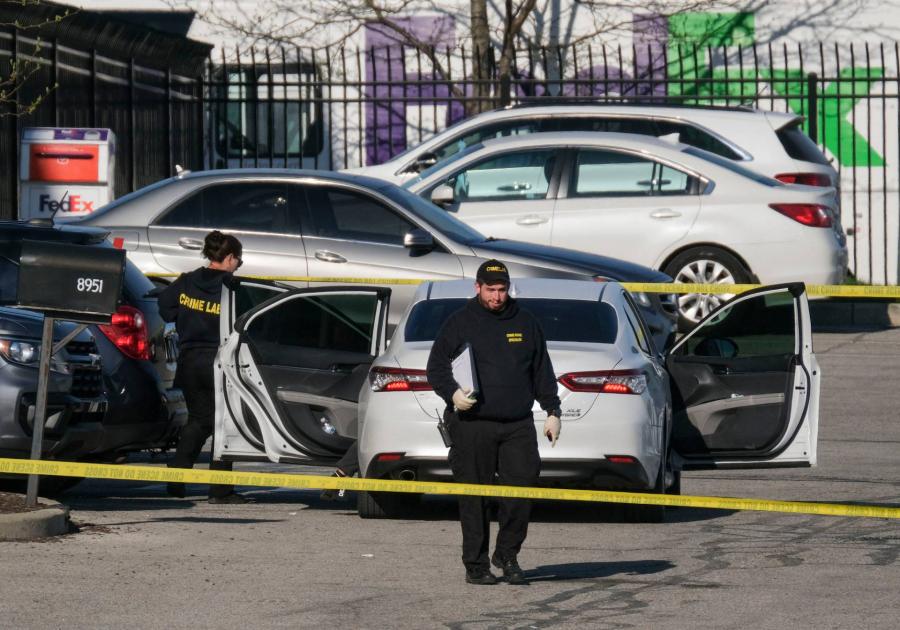 Nyolc embert agyonlőtt és többeket megsebesített egy fegyveres Indianapolisban