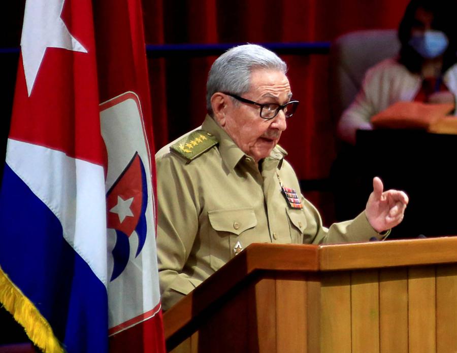Bejelentette lemondását Raúl Castro