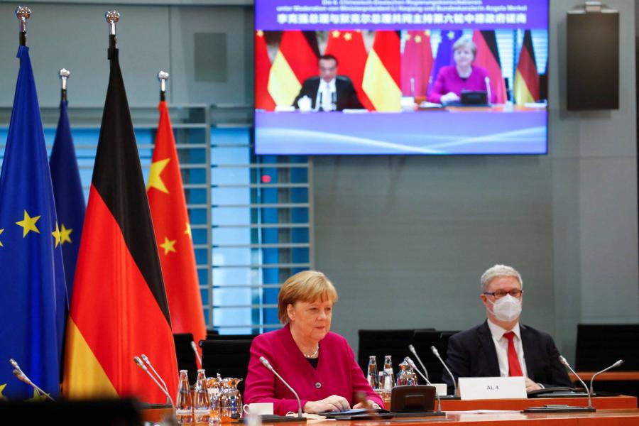 Merkel szerint Németországnak és Kínának a WHO-n keresztül kölcsönösen el kell ismernie a vakcinákat