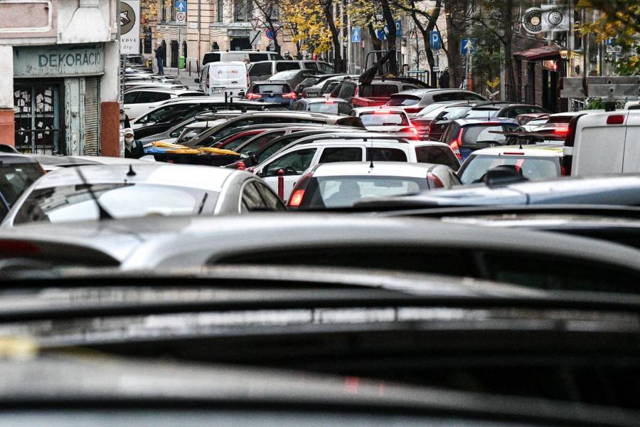 Fideszes polgármesterek is az ingyenes parkolás eltörlését kérik