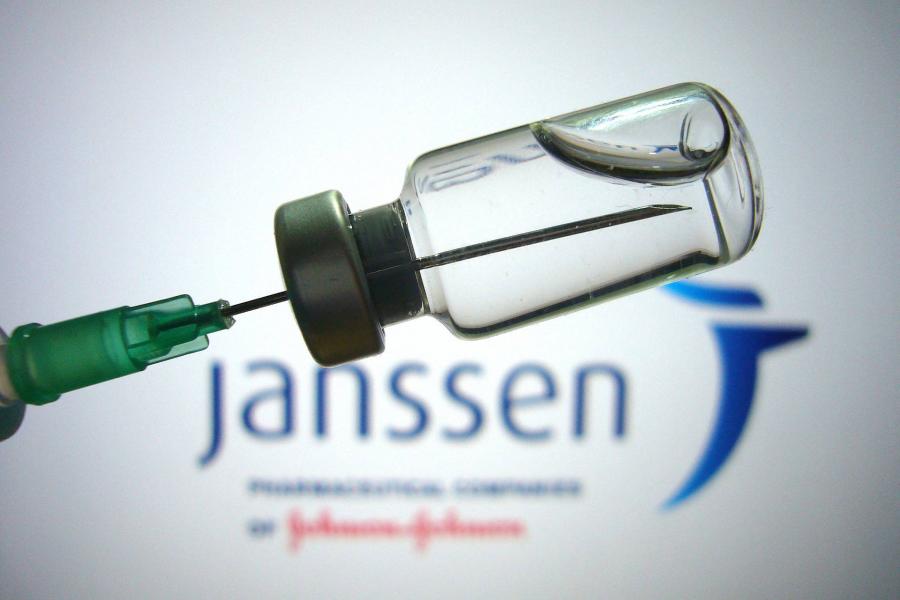 Nagy-Britannia engedélyezte a Janssen vakcináját