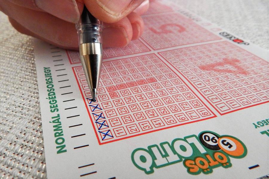 Mutatjuk az ötös lottó nyertes számait