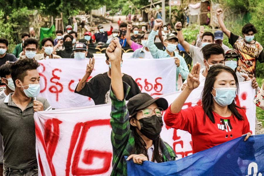 Magukra hagyta a világ a demokráciért küzdő mianmariakat