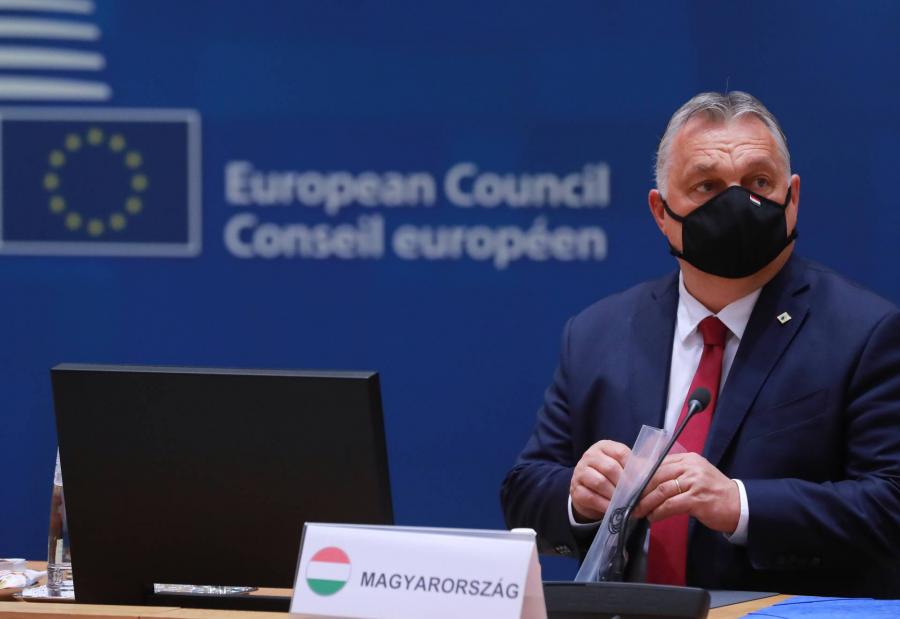 A kormányfő külföldi lapokban hirdeti EU-val kapcsolatos vízióit