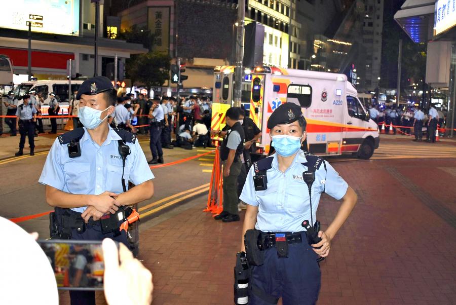 Súlyosan megsérült egy hongkongi rendőr, akire késsel támadt egy férfi