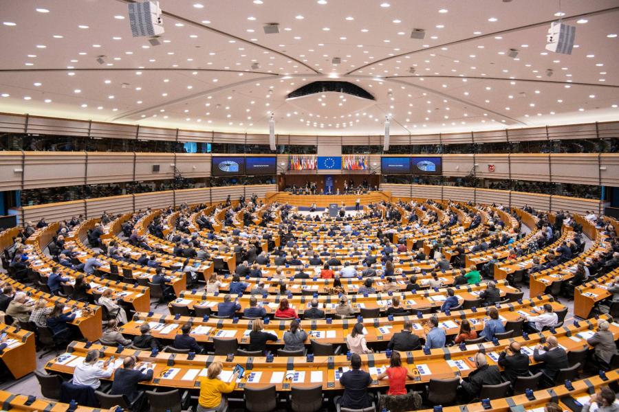 EP: sérti az uniós értékeket, elveket és jogszabályokat a homofób magyar törvény