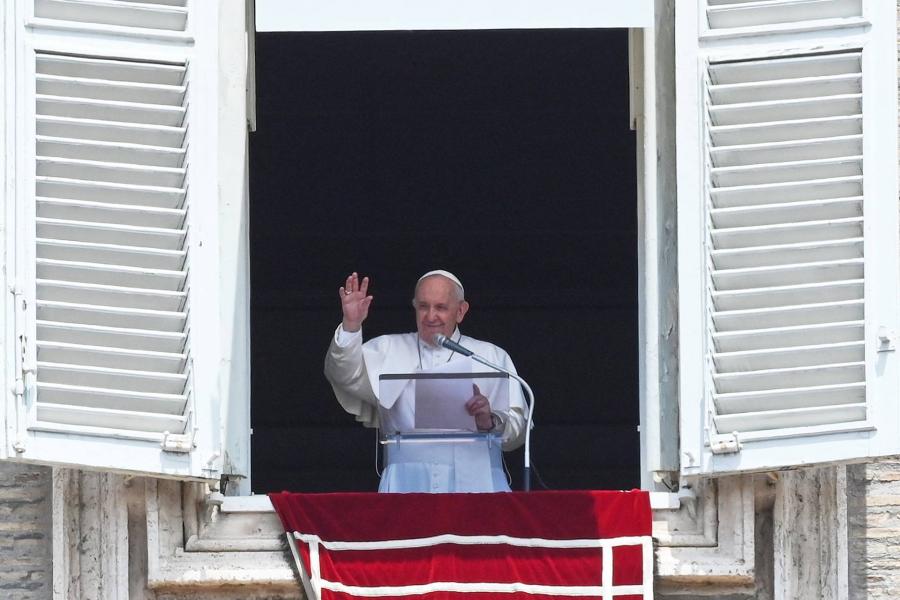 Műtétje utáni első szónoklatában az ingyenes egészségügyért állt ki Ferenc pápa