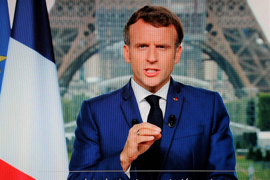 Macron bejelentette: kötelezővé teszik az oltást az egészségügyi dolgozók számára