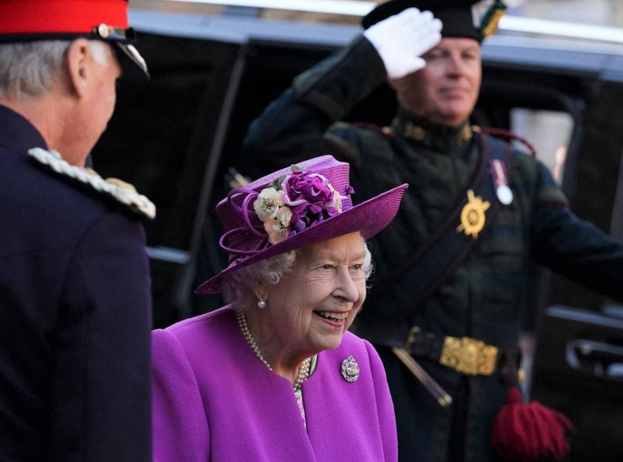 A brit királynőnek Skóciában is maga felé hajlik a keze