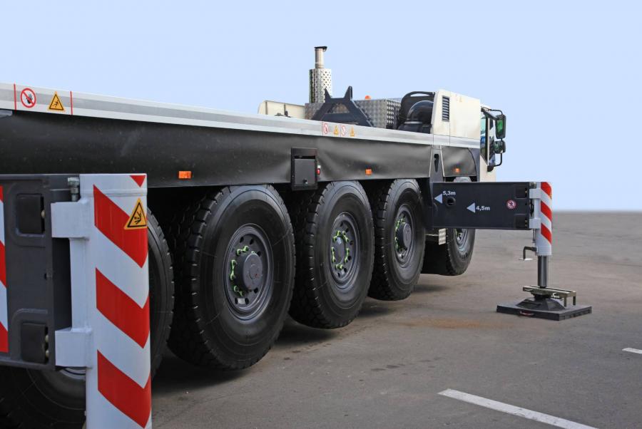 Kiemelték a felborult kamiont, megmenekült az abban egy hete veszteglő lengyel sofőr