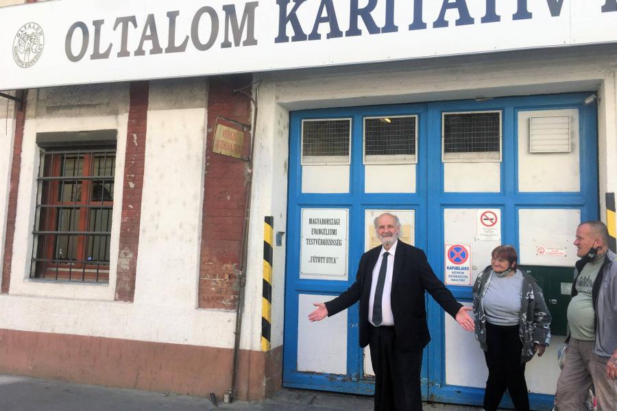 Fegyveres NAV-ellenőrök szálltak ki Iványi Gáborék egyik iskolájához