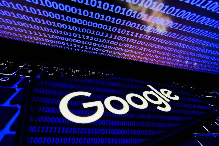Magyar főszerkesztőket figyelmeztetett állami támogatású hackertámadásokra a Google