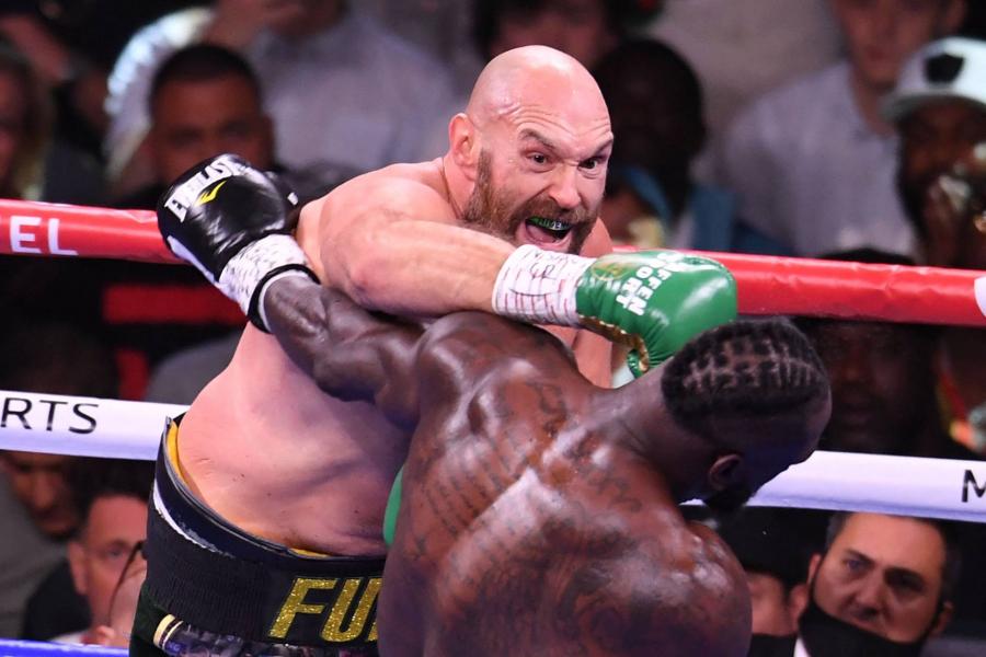 Tyson Fury megtartotta WBC világbajnoki övét