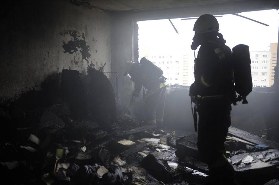 A kilencedik emeleten csaptak fel a lángok: egy ember meghalt egy kecskeméti lakástűzben (fotók)