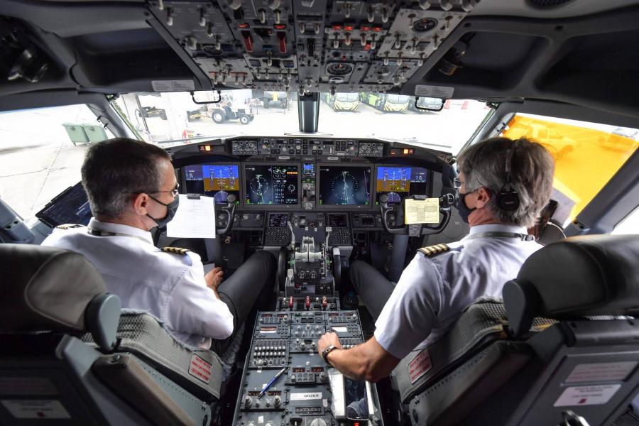 Vádat emeltek a Boeing egykori pilótája ellen