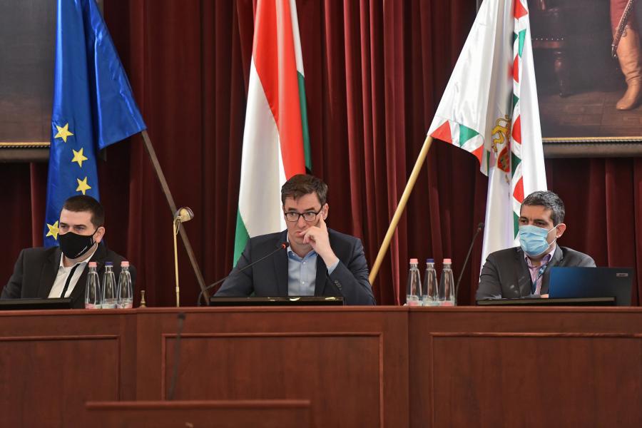 Fővárosi Közgyűlés: A Fidesz szerint eljön az az idő, amikor Karácsonynak tőlük kell segítséget kérnie a koalíciós partnerek helyett