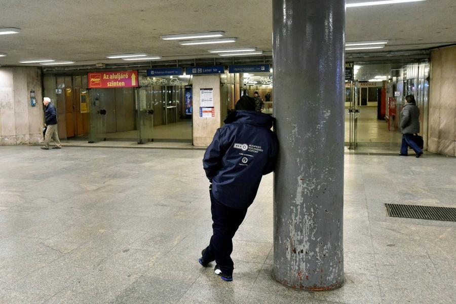 Tűz volt hétfőn kora reggel a Lehel téri metróaluljáróban, egy ember meghalt