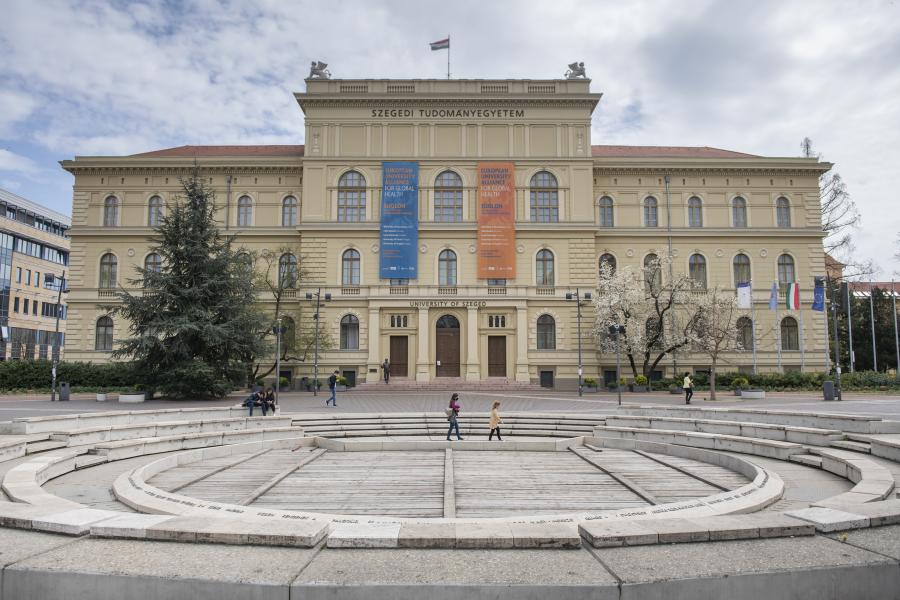 Kötelezővé tették az oltást a Szegedi Tudományegyetem alkalmazottjainak